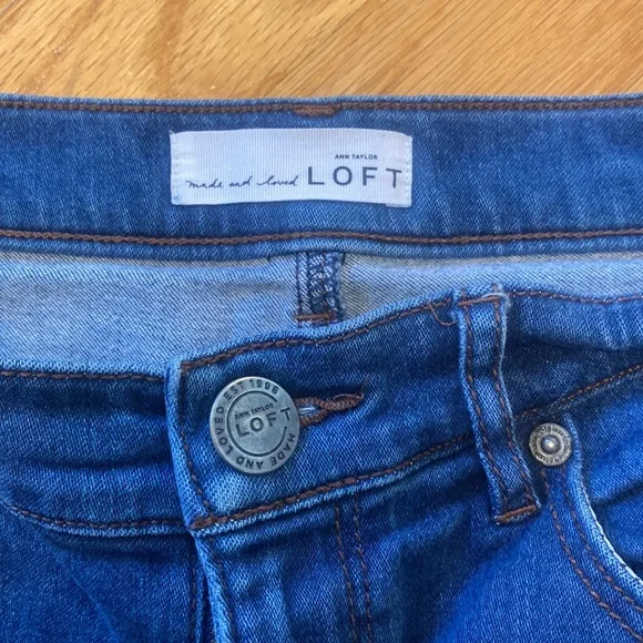 Loft size 2 petite skinny jeans - Picture 3 of 4